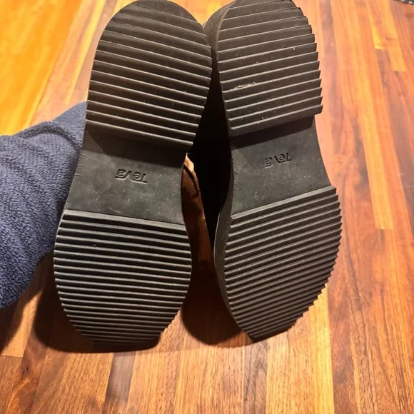 Women’s Teva Black lace up boots, size 9.5 - Picture 8 of 14